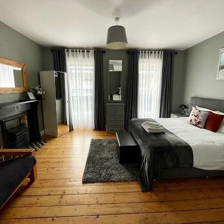 6 New Street Selfcatering Bnb Studio 1 Бантри Екстериор снимка