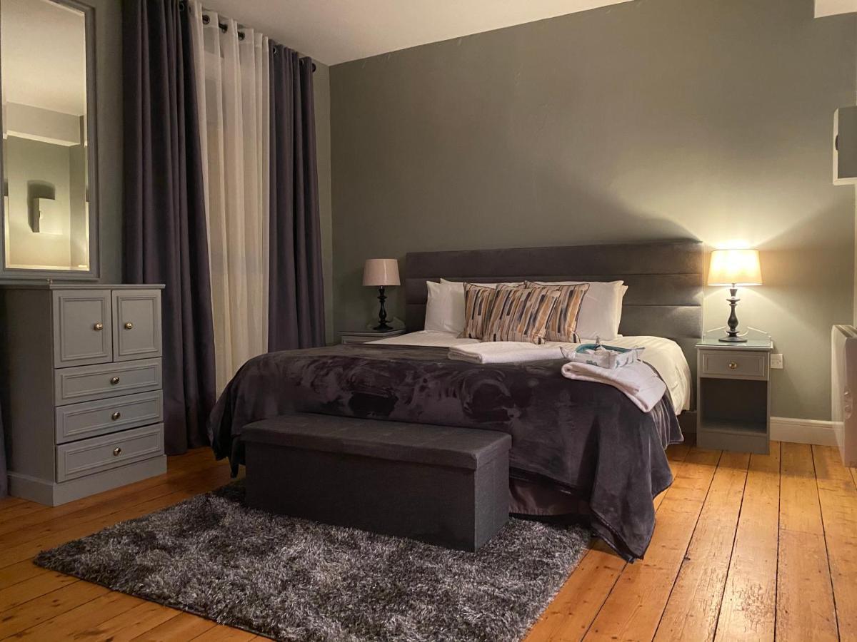 6 New Street Selfcatering Bnb Studio 1 Бантри Екстериор снимка